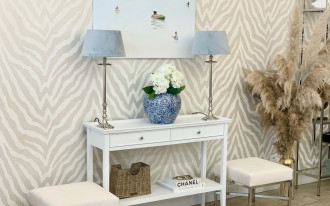 Jak zaaranżować konsolę w holu?