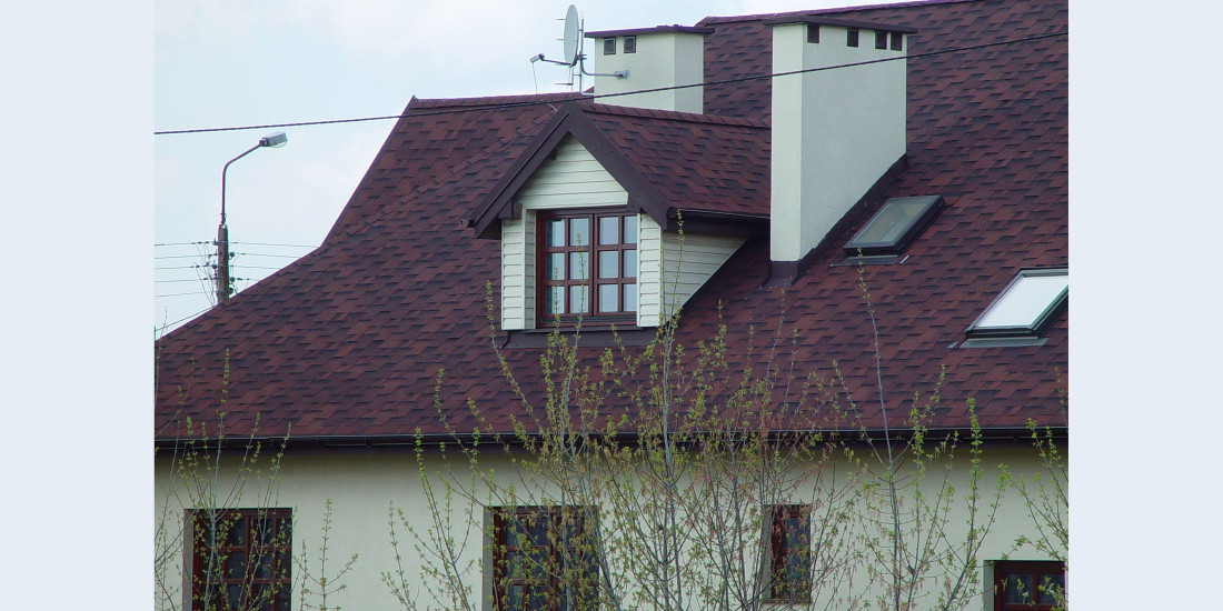 Jaka jest trwałość dachu krytego gontem bitumicznym?