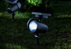 Jak klimatycznie oświetlić ogród?