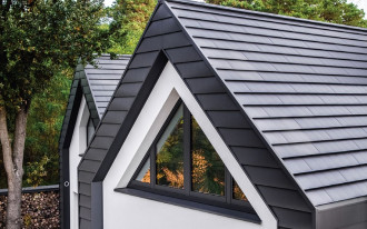 Ruukki Hyygge - płaska blachodachówka modułowa