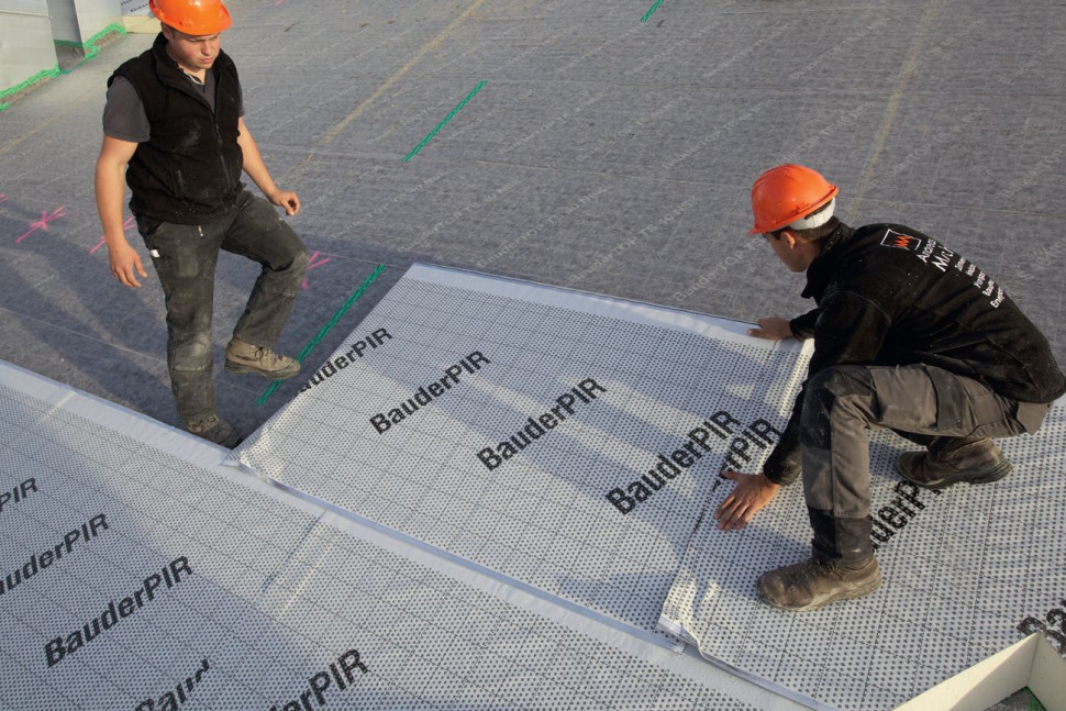 Ocieplanie dachu skośnego płytami z pianki poliuretanowej