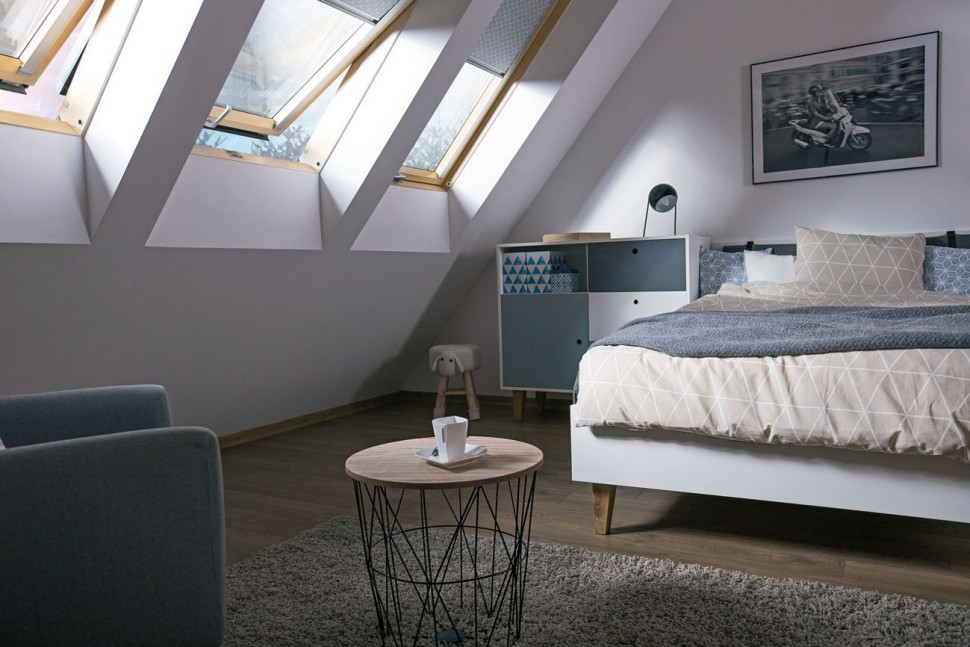 Okna dachowe w sypialni