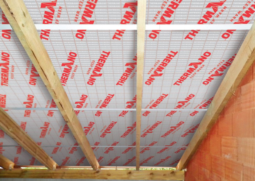 Płyty z pianki PIR mocowane nakrokwiowo