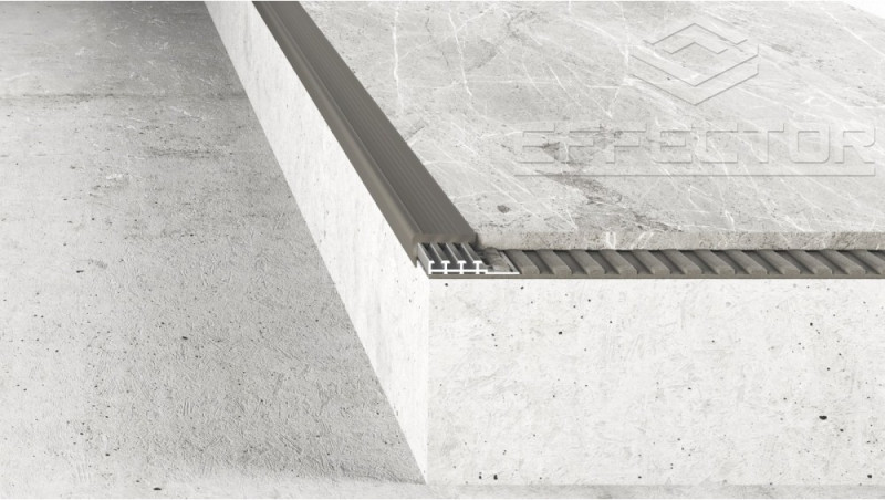 Listwa schodowa z gumą