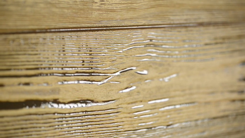 Efekt drewna na elewacji po zastosowaniu szablonu Dryvit Wood