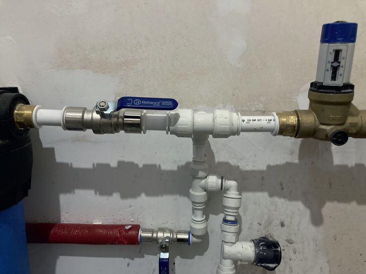 Złączki JG Speedfit wykorzystane w instalacji ogrzewania płaszczyznowego