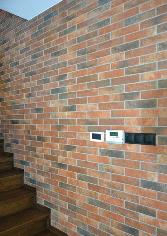 Płytki przyczepiono i zafugowano specjalnymi zaprawami do klinkieru (bez impregnowania)