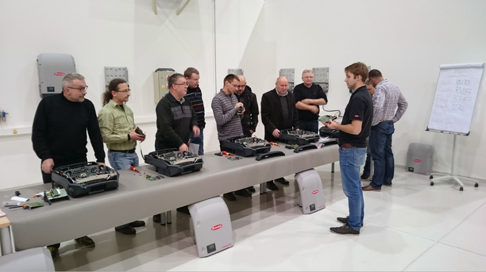 Fronius zainwestował w Demo Room.