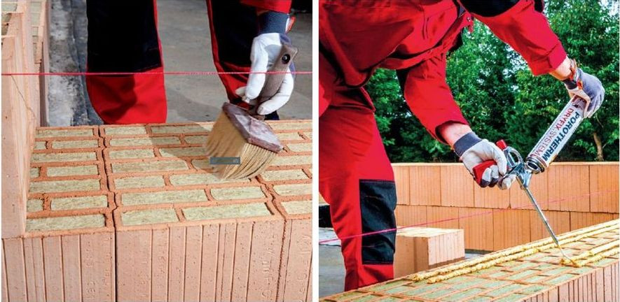 Wznoszenie ścian z ceramiki poryzowanej Porotherm na suchą zaprawę Dryfix. fot. Wienerberger