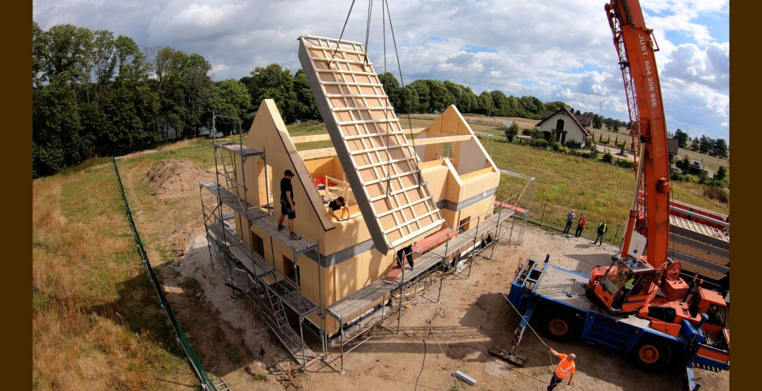 Jak długo trwa budowa domu z prefabrykatów drewnianych?