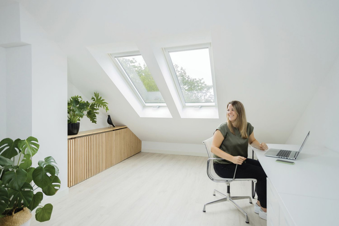 Adaptacja poddasza na domowe biuro z oknami Fakro
