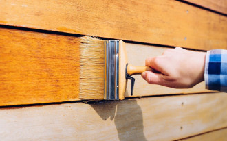 Elewacja w nowym domu wykonana z drewna