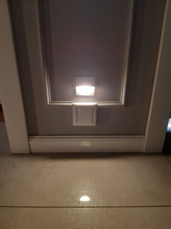 Jedno z gniazd do podpięcia
węża (9 m)