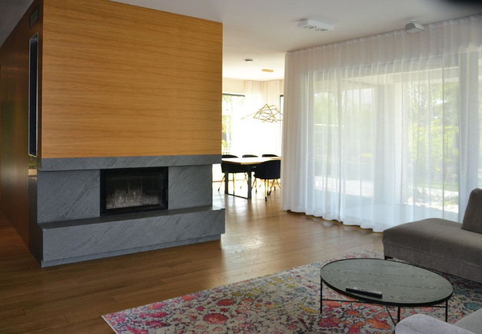 Kominek obłożony bazaltem