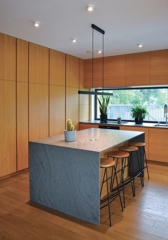 Wyspa kuchenna wykończona bazaltem