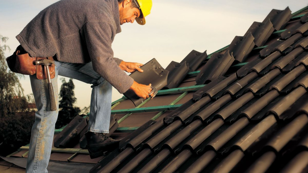 Zasady montażu pokryć dachowych