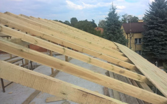 Jaka powinna być wilgotność drewna na więźbę?