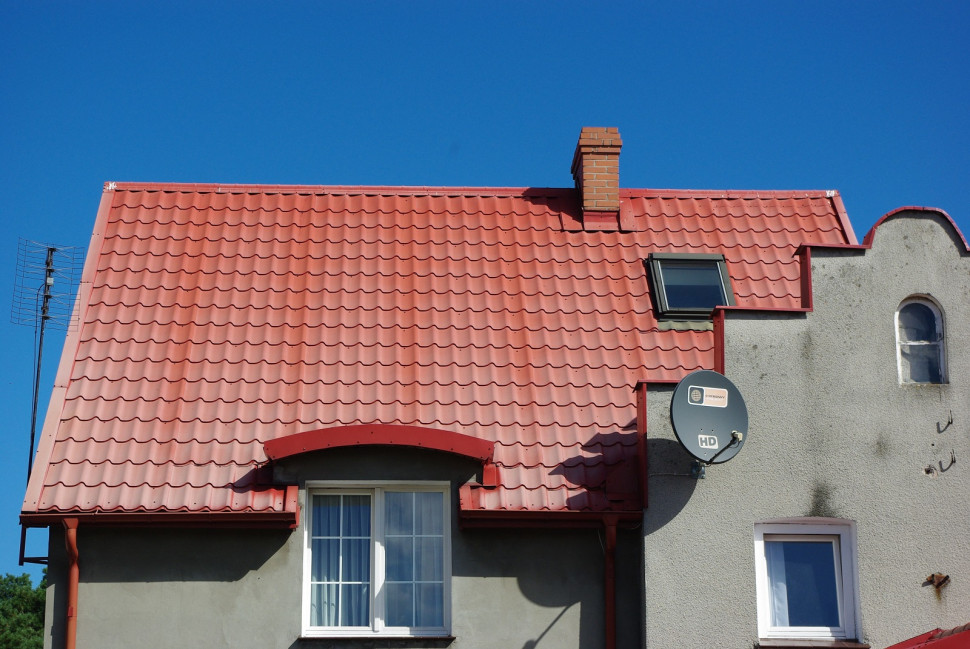 Zastosowanie standardowych blachodachówek w pasie nadmorskim kończy się spłowieniem powłok