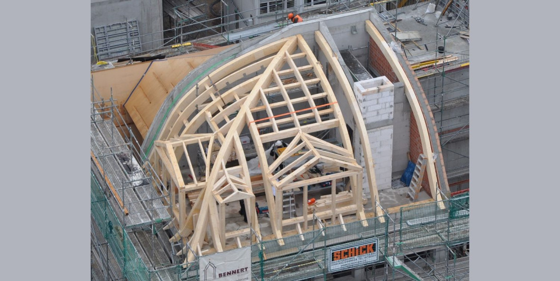Rekonstrukcja dachu zabytkowego we Frankfurcie z materiałami Jagram-Pro