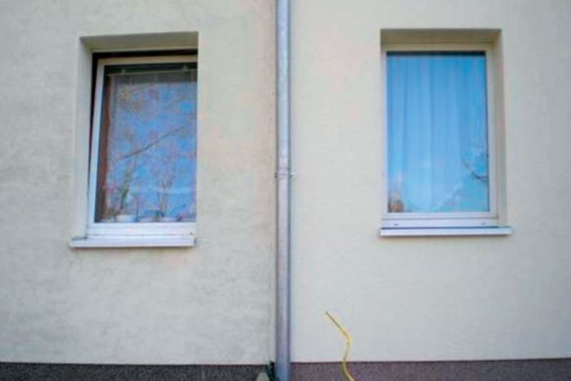 Elewacja przed oczyszczeniem i malowaniem i po