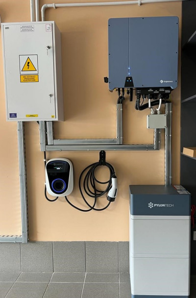 Hybrydowa instalacja PV wykonana w Wałbrzychu przez firmę RED MEN