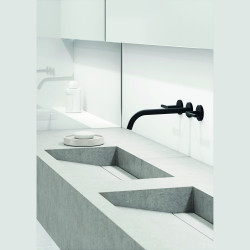 KLUDI NOVA FONTE - Puristic ścienna bateria umywalkowa, wylewka 240 mm; uchwyty proste; czarny mat