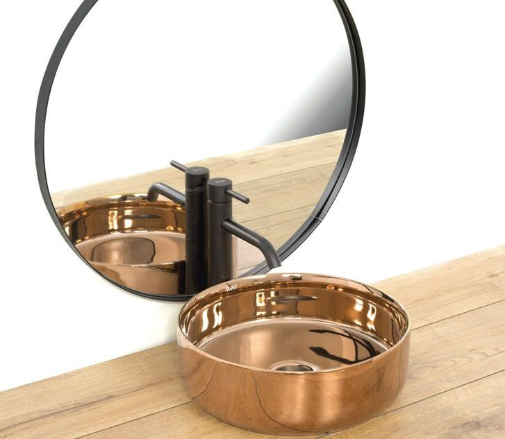 Nowoczesna umywalka w kolorze złotym