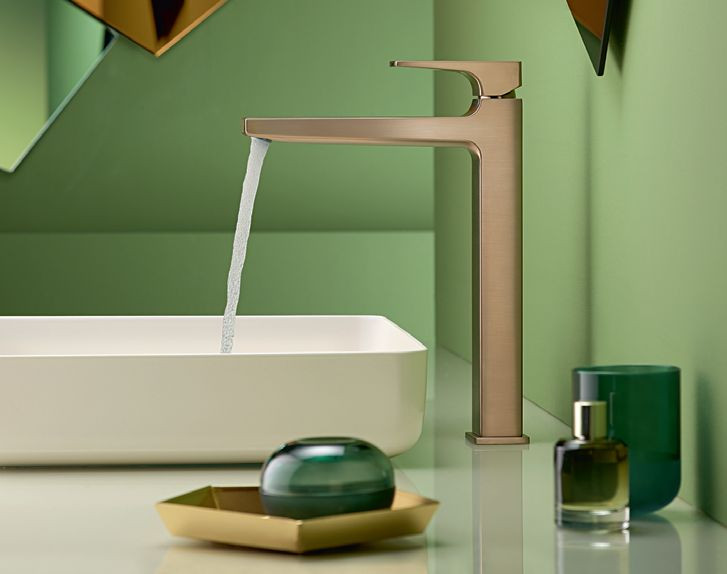 Bateria umywalkowa stojąca nablatowa złota