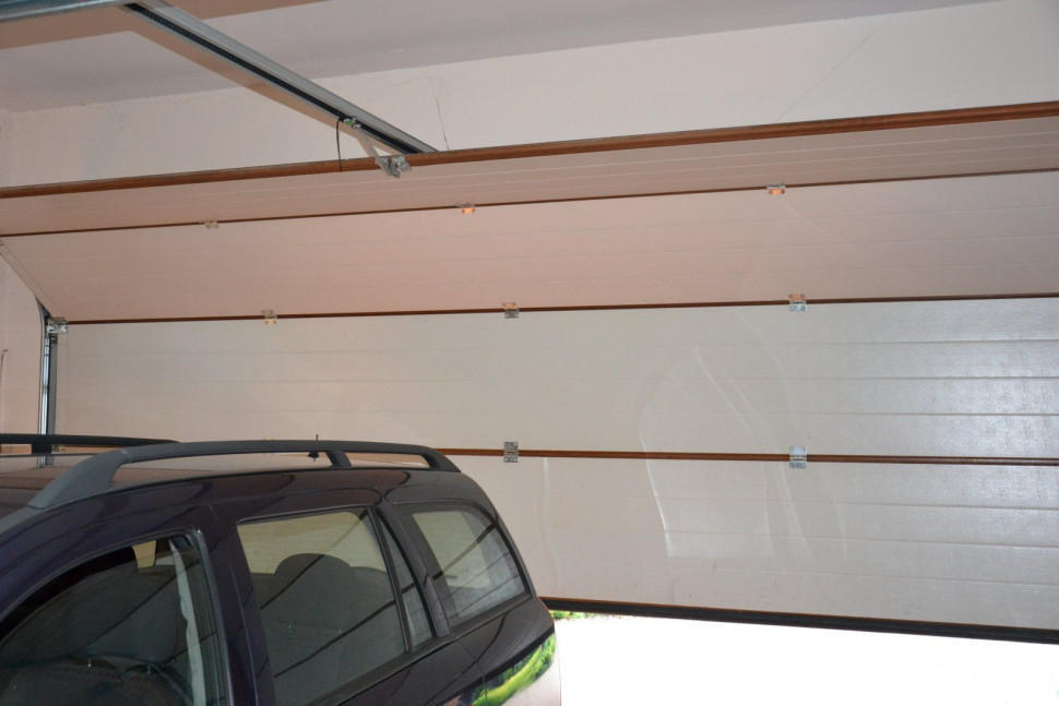 Brama segmentowa podczas pracy