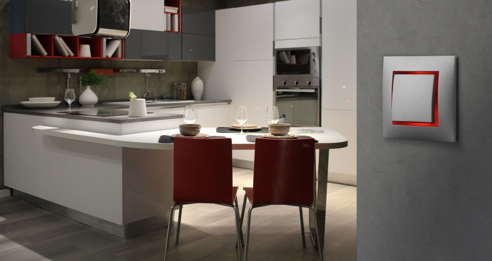 Oryginalne podświetlenie otaczające klawisz.