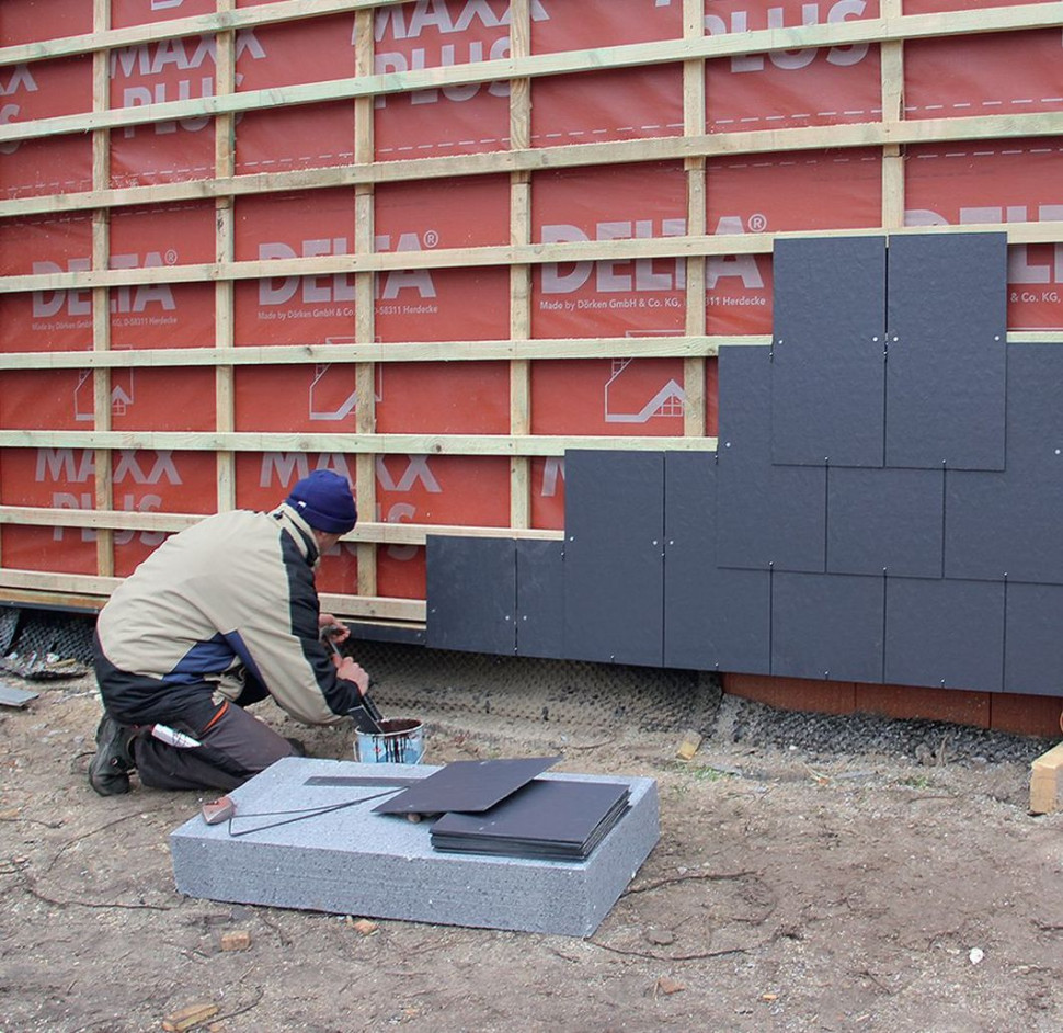 Płytki włókno-cementowe na elewacji: okładzina mocowana do łat, krycie podwójne