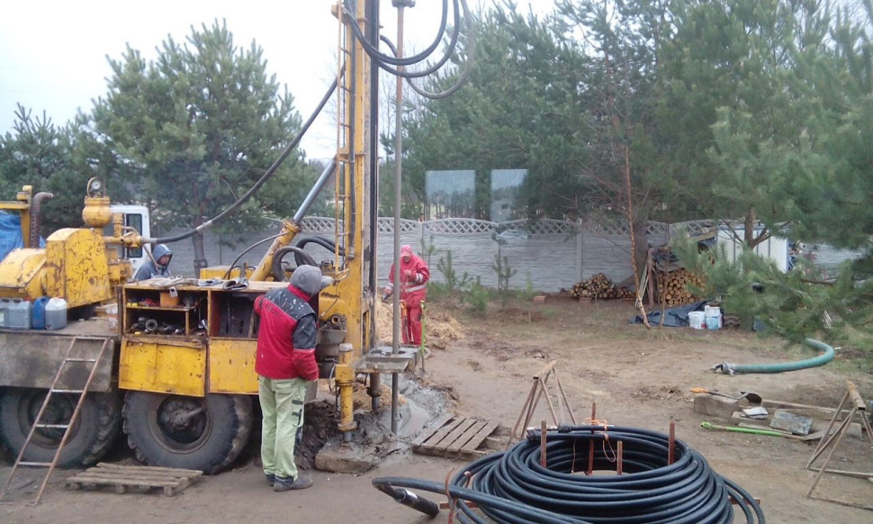 Wiercenie 2 pionowych kolektorów o gł. 80 m