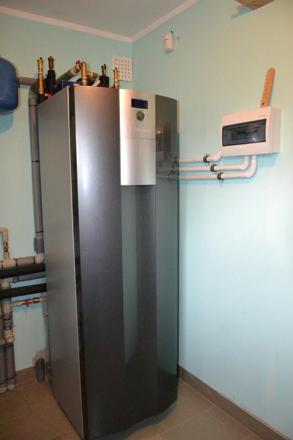 W gruntowej pompie ciepła o mocy 6 kW jest zasobnik c.w.u. o poj. 178 l