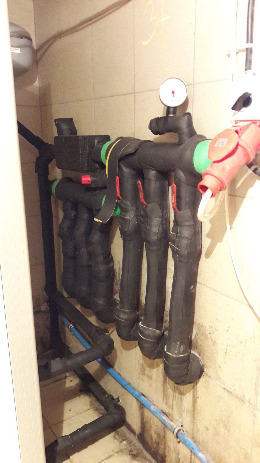 Wejścia przez ławy fundamentowe do kotłowni (w obniżeniu)