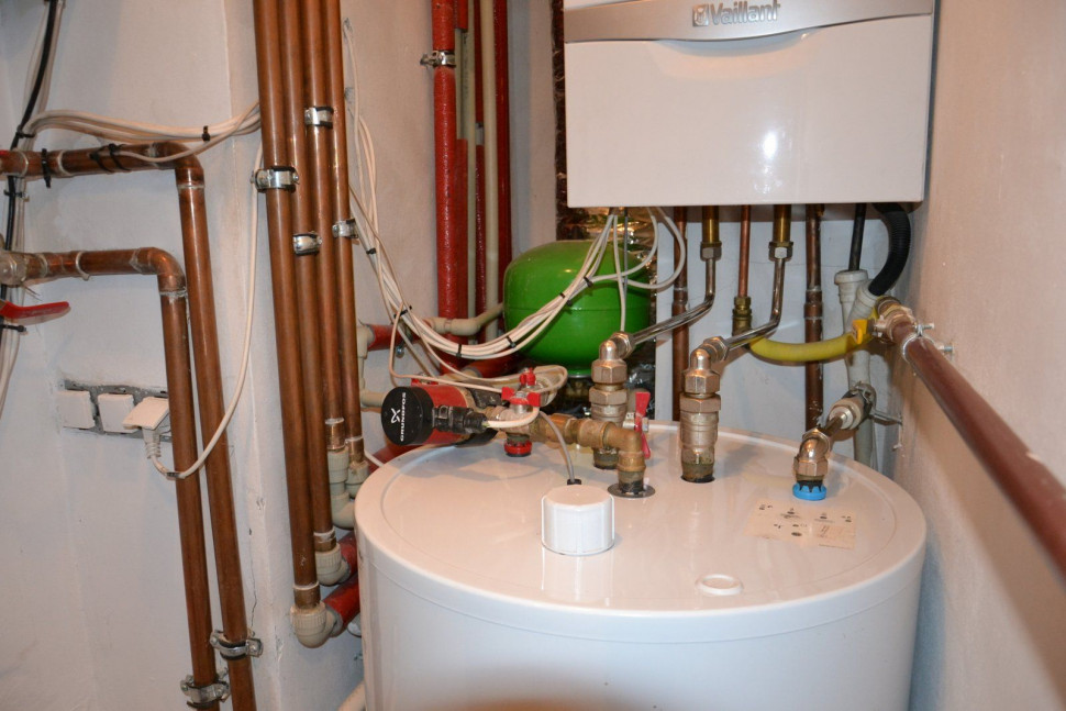 Instalacja z miedzi oraz osprzęt przy kotle i zasobniku c.w.u.