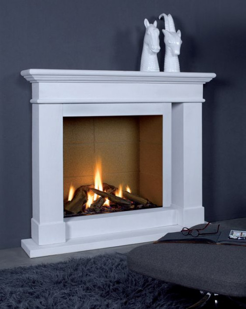 Klasyczny kominek z otwartym paleniskiem