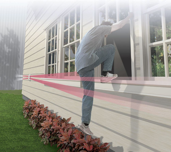 Alarm uruchamia się po przerwaniu wiązek podczerwieni przez intruza