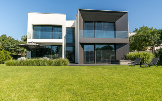 Czy warto kupić okna i drzwi wykonane z aluminium?