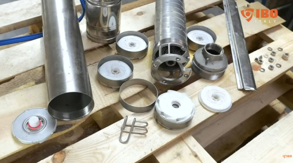 Jak zbudowana jest pompa głębinowa do wody z silnikiem odpornym na suchobieg? fot. Dambat