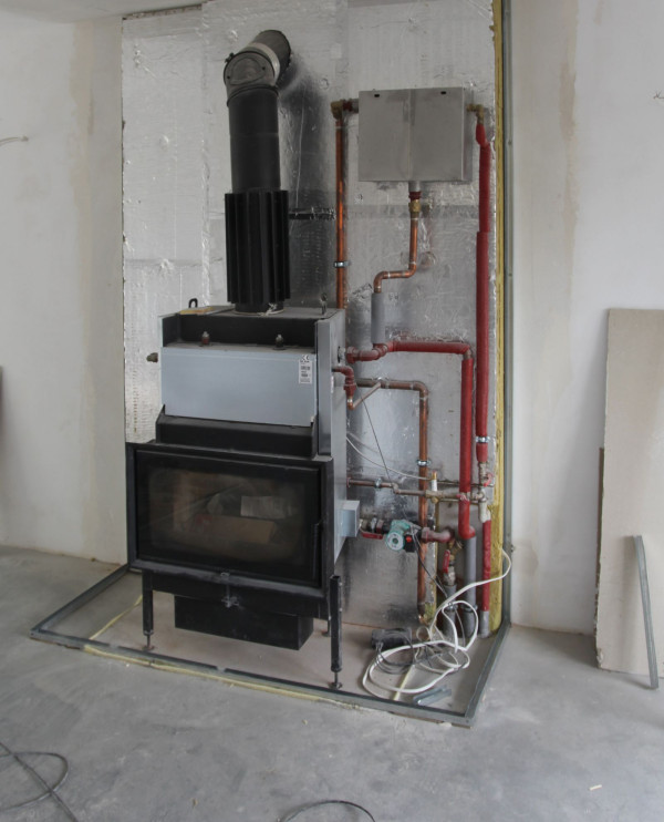 Wkład kominkowy z płaszczem wodnym o mocy 8-19 kW i osprzęt