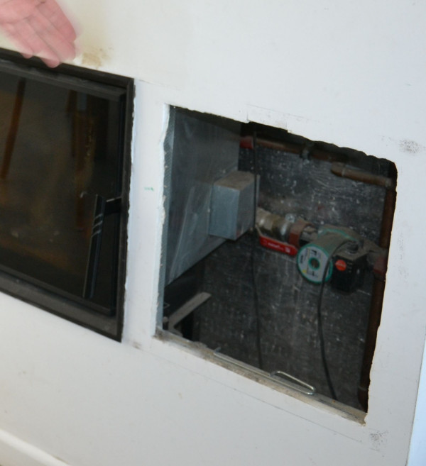 Jeden z trzech otworów rewizyjnych