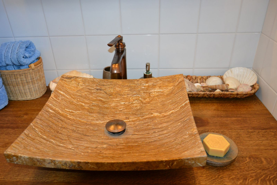 Miedziany kolor baterii sztorcowej, jednouchwytowej, pasuje do umywalki z trawertynu