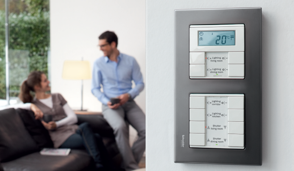 Łączniki ścienne w instalacji inteligentnej