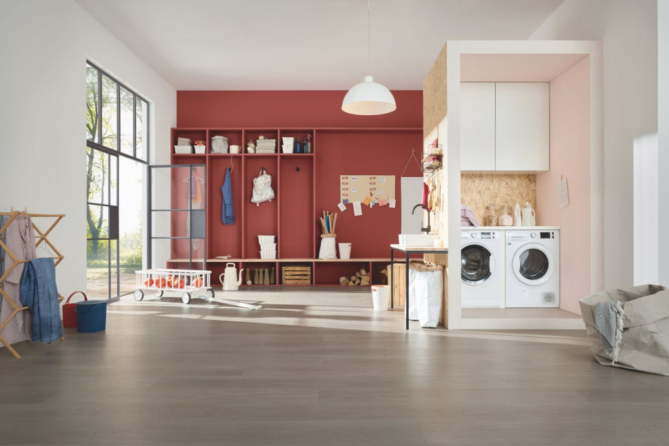 Podłoga Calm Oak Ash w domowej pralni