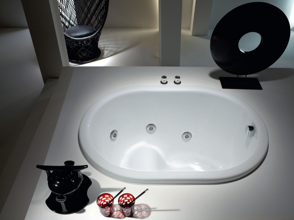 Wanna wbudowana w posadzkę idealnie sprawdzi się w dużych salonach kąpielowych