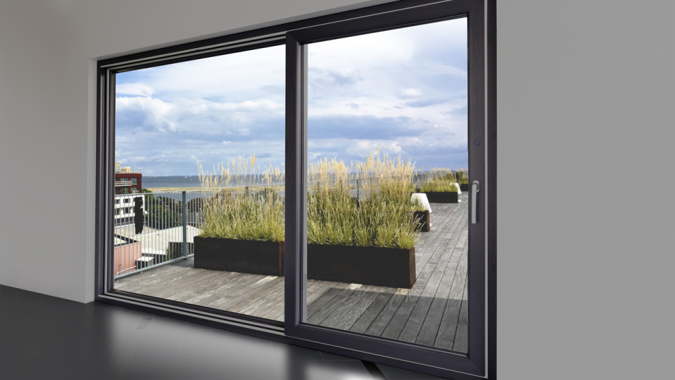 Jednym z producentów okien stosujących rdzeń z recyklatu jest firma AWILUX