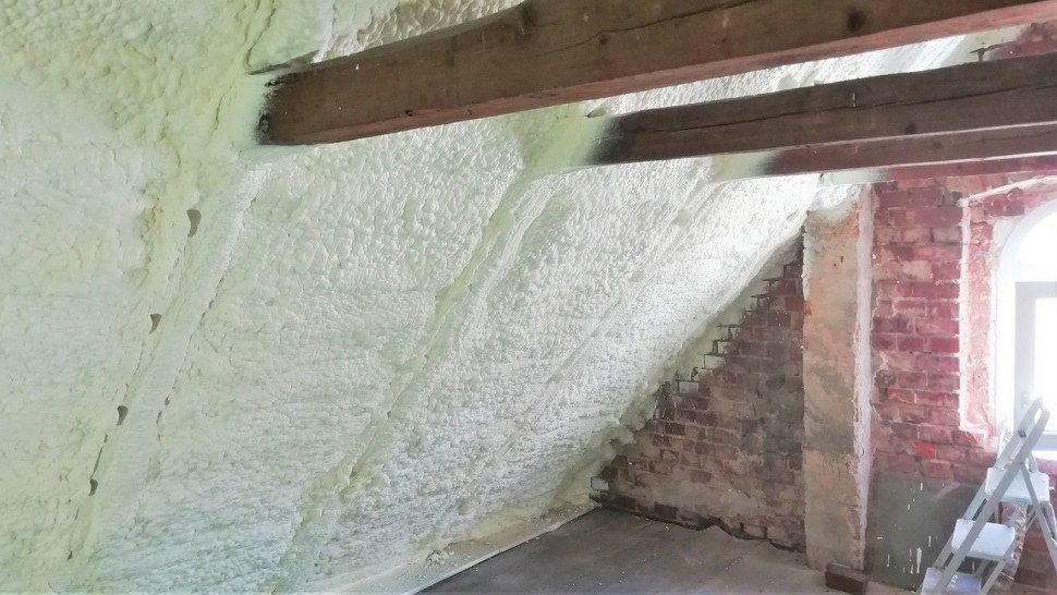 Termomodernizacja poddasza pianą PUR