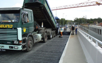 nVent RAYCHEM EM2-MI - elektryczny system w izolacji mineralnej do ogrzewania podjazdów asfaltowych