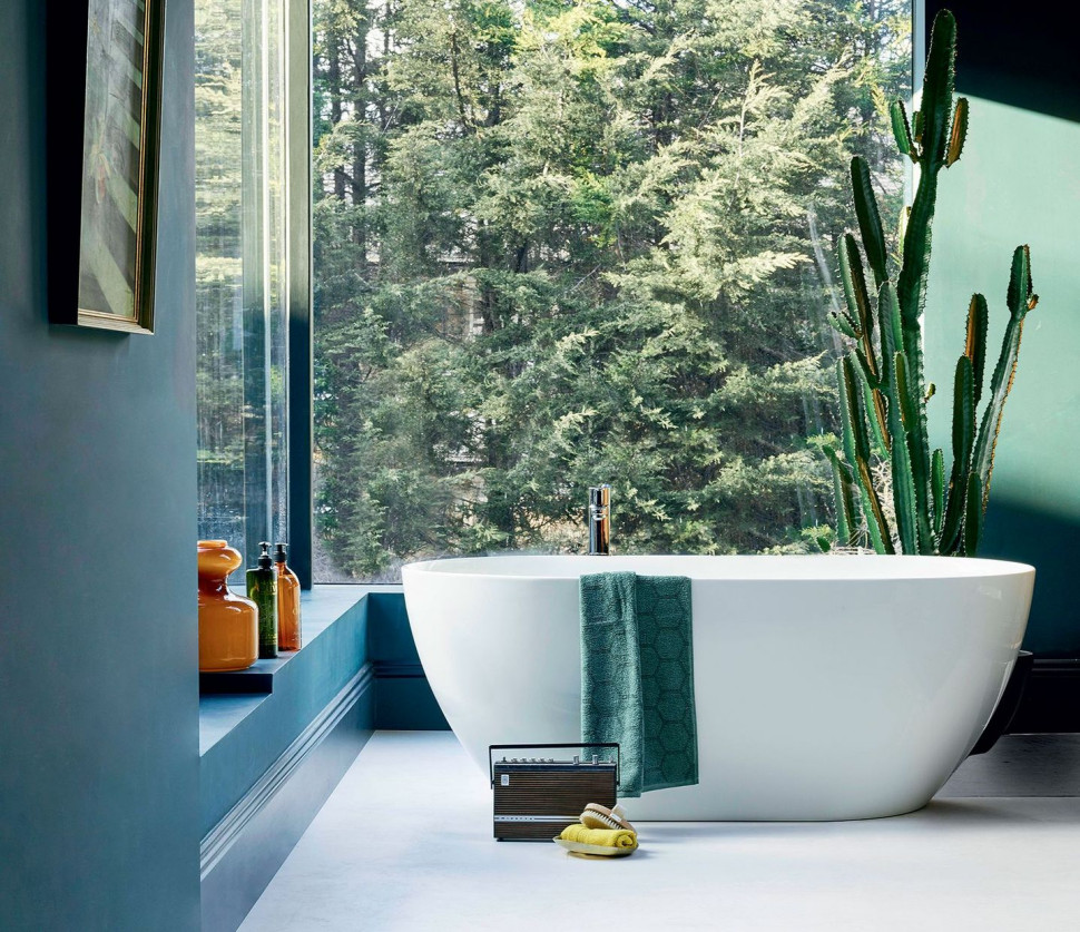 Owalna wanna Arezzo z cienką krawędzią, wykonana z twardego kompozytu ClearStone