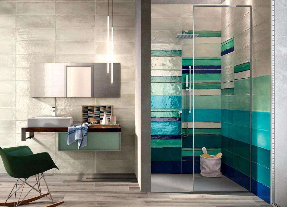 W aranżacji wykorzystano płytki podstawowe i oraz dekoracyjne Stripes Sea Mix